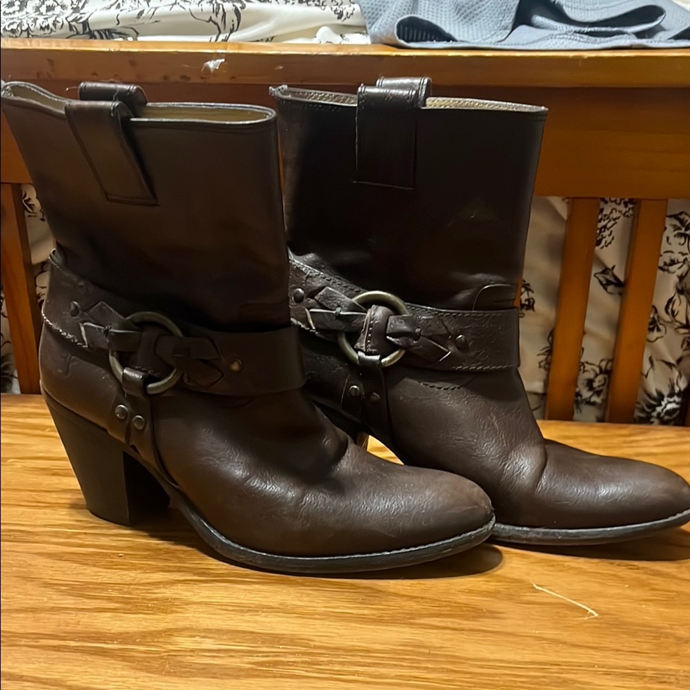 Women's Frye Leather Ankle Boots size 8.5